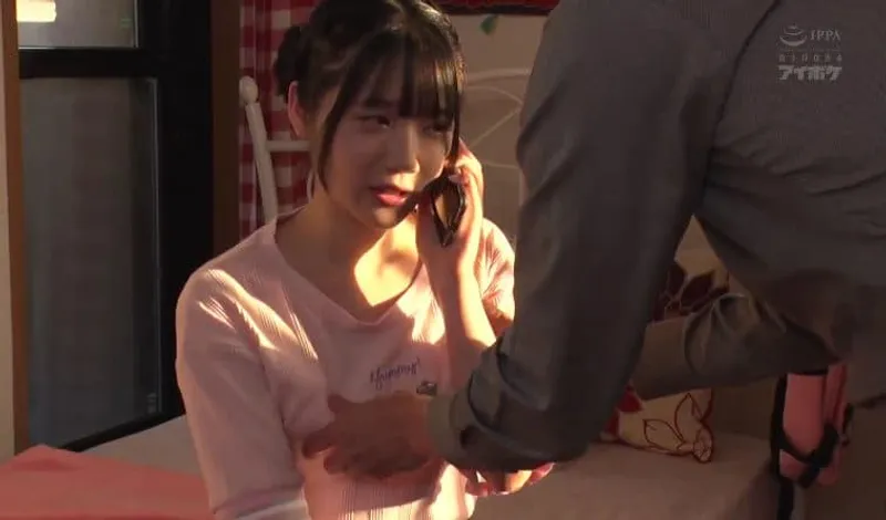 Bố dượng phát hiện con mèo nhỏ riêng của bà xã là diễn viên jav