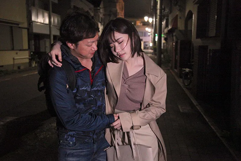 đưa đồng nghiệp nữ làm chung công ty nhậu say xỉn vì cãi nhau với gã chồng về nhà