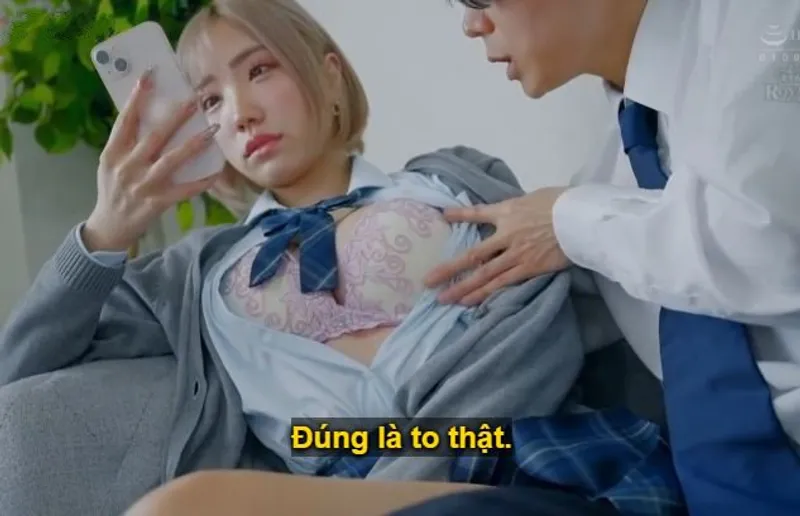 Nữ sinh lạnh nhạt chỉ cần tiền, anh muốn hành động gì với em cũng được.