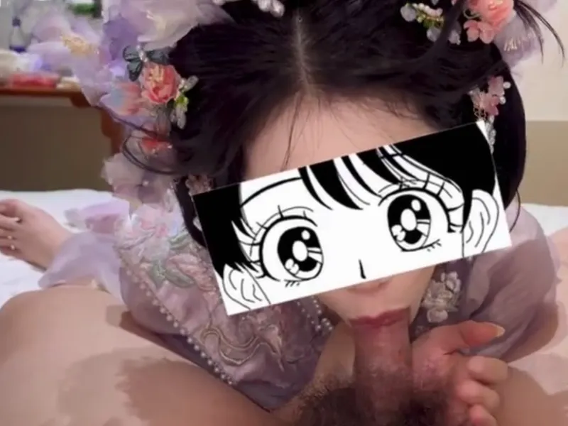 Gái xinh trong bộ đồ con chim nhỏ mút chim cực đã